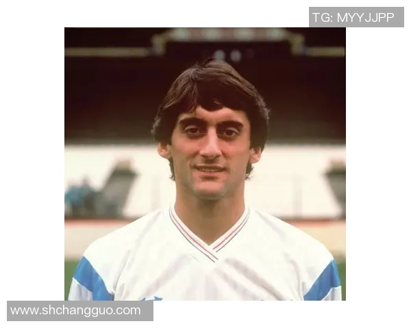 九十年代乌拉圭足球传奇球星回顾与历史贡献解析 九十年代乌拉圭足球传奇球星回顾与历史贡献解析